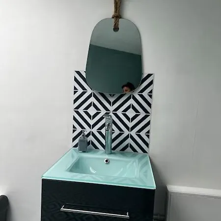 3 Joli Face A La Gare * דואי