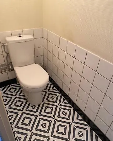 3 Joli Face A La Gare